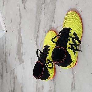 Boys soccer shoes, gently worn